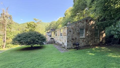 107 Cherokee Andrews NC 28901