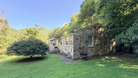 107 Cherokee Andrews NC 28901