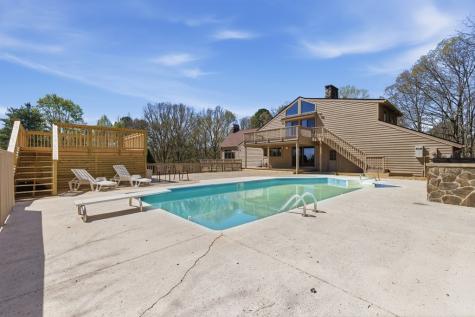 853 Caler Road Brasstown NC 28902