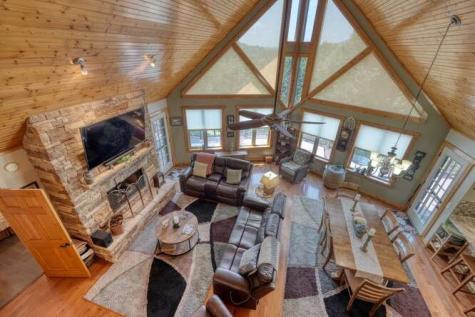 34 Darnell Lane Brasstown NC 28902