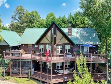 34 Darnell Lane Brasstown NC 28902