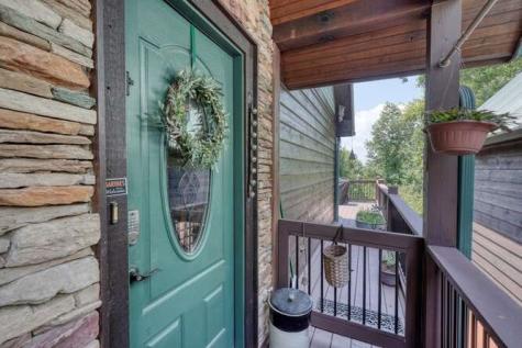 34 Darnell Lane Brasstown NC 28902