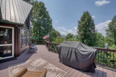 34 Darnell Lane Brasstown NC 28902
