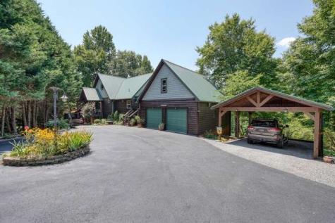 34 Darnell Lane Brasstown NC 28902