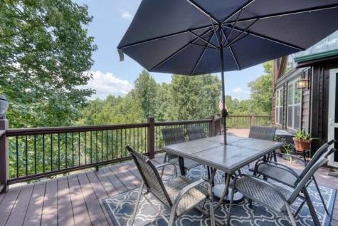 34 Darnell Lane Brasstown NC 28902