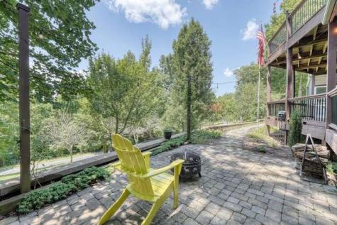 34 Darnell Lane Brasstown NC 28902