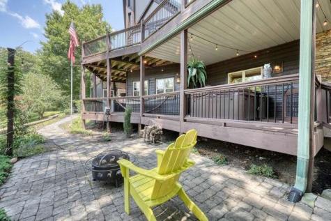 34 Darnell Lane Brasstown NC 28902