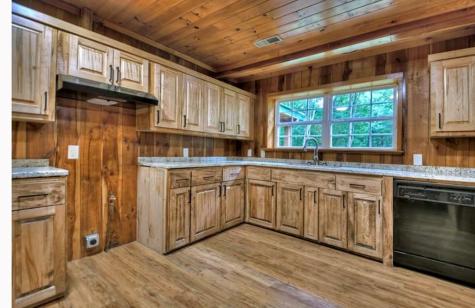 1843 Old Mobile Road Mccaysville GA 30555