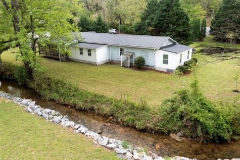6487 Crooked Creek Road Young Harris GA 30582