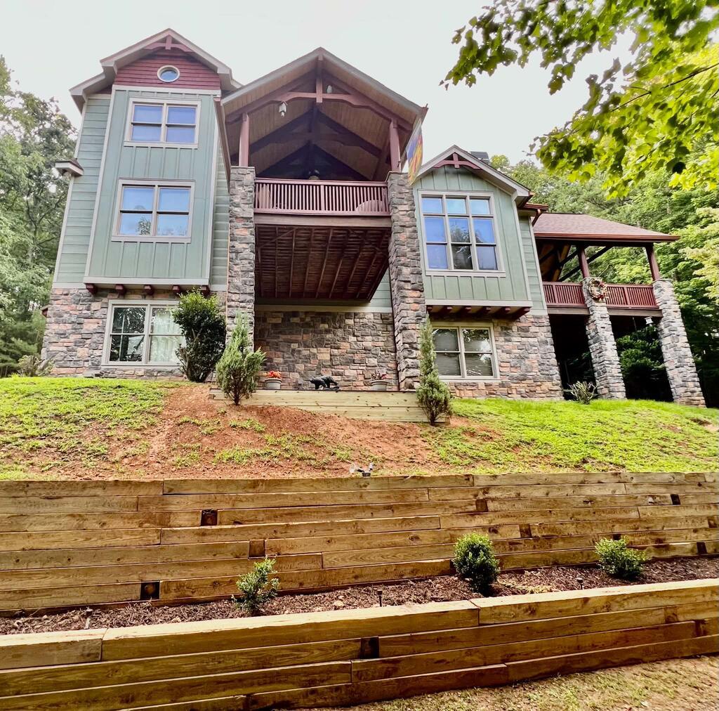381 Laurel Ridge Lane East Ellijay GA 30536