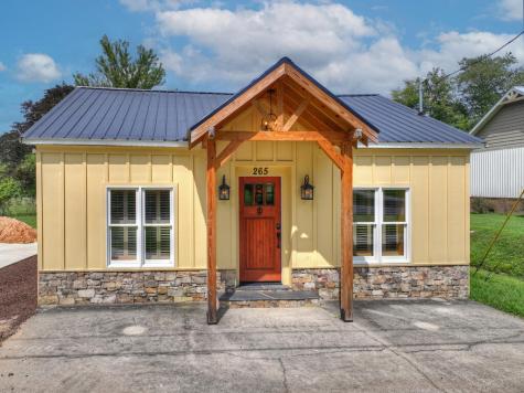 265 E Tennessee Avenue Mccaysville GA 30555