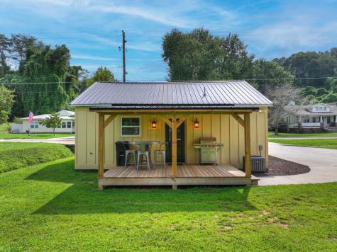 265 E Tennessee Avenue Mccaysville GA 30555