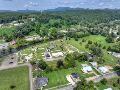 265 E Tennessee Avenue Mccaysville GA 30555