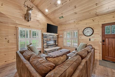 265 E Tennessee Avenue Mccaysville GA 30555