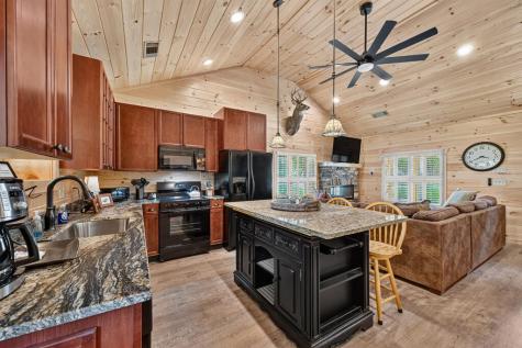 265 E Tennessee Avenue Mccaysville GA 30555