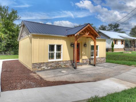 265 E Tennessee Avenue Mccaysville GA 30555