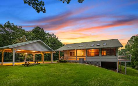 250 Crow Top Mountain Blue Ridge GA 30513