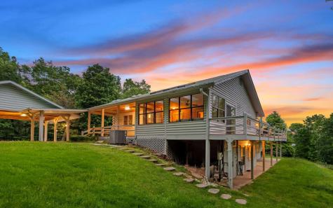 250 Crow Top Mountain Blue Ridge GA 30513