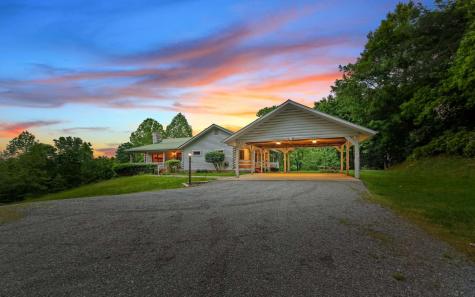 250 Crow Top Mountain Blue Ridge GA 30513