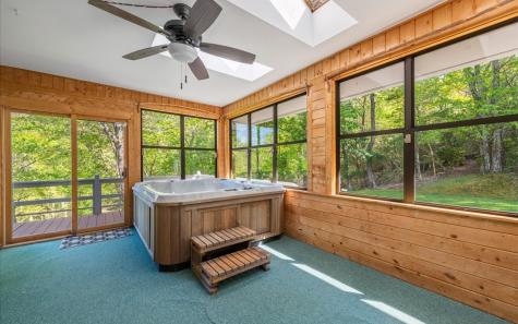 250 Crow Top Mountain Blue Ridge GA 30513