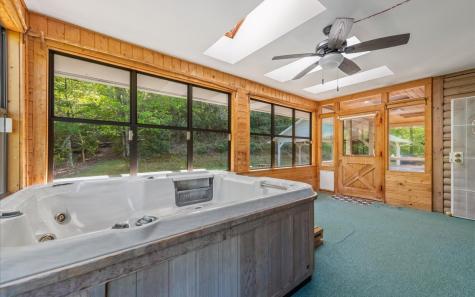 250 Crow Top Mountain Blue Ridge GA 30513