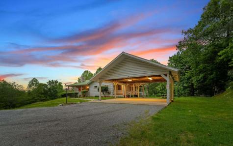 250 Crow Top Mountain Blue Ridge GA 30513
