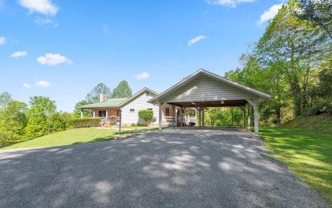 250 Crow Top Mountain Blue Ridge GA 30513