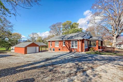 208 Bristol Avenue Andrews NC 28901