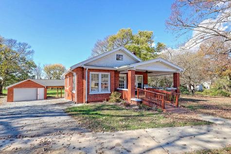 208 Bristol Avenue Andrews NC 28901