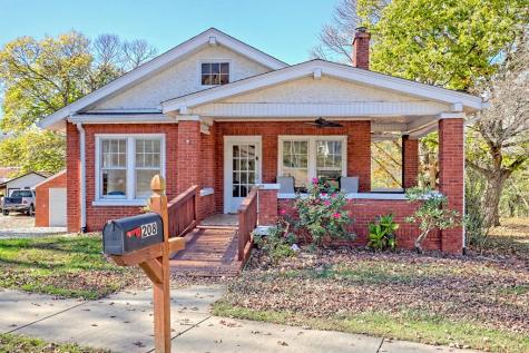 208 Bristol Avenue Andrews NC 28901