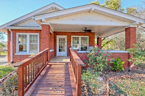 208 Bristol Avenue Andrews NC 28901