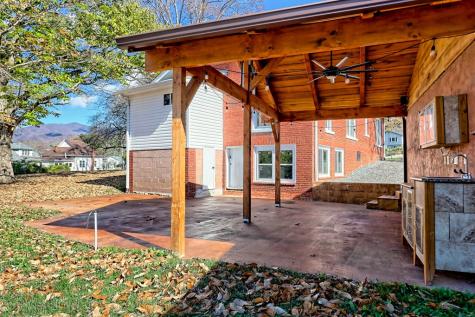 208 Bristol Avenue Andrews NC 28901