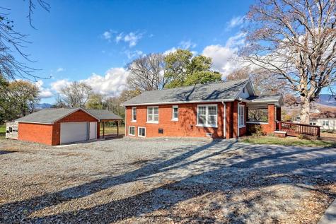 208 Bristol Avenue Andrews NC 28901