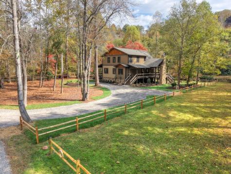 577 Blackberry Drive Mineral Bluff GA 30559