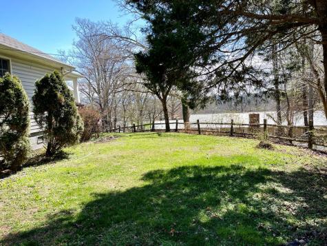 27 Davis Hill Street Hayesville NC 28904