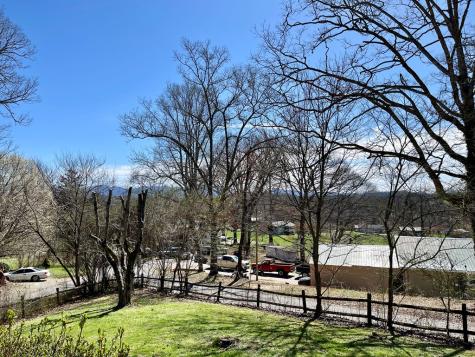 27 Davis Hill Street Hayesville NC 28904