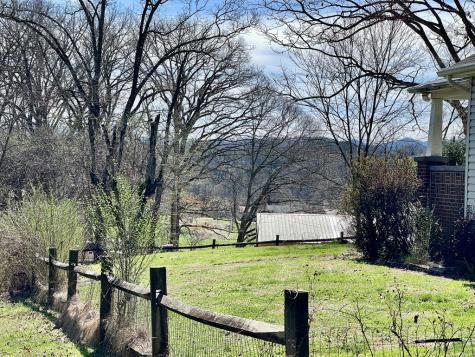 27 Davis Hill Street Hayesville NC 28904