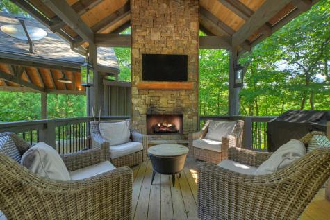 199 Hiawatha Trail N Blue Ridge GA 30513