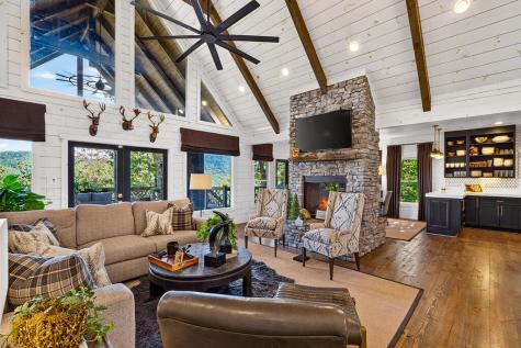 559 Overlook Trail Blue Ridge GA 30513