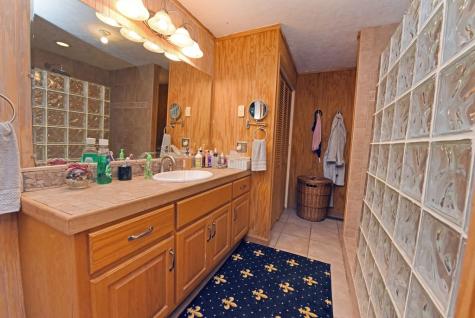 742 Hillcrest Drive Mccaysville GA 30555