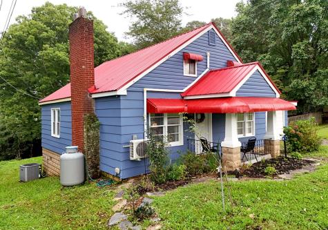 742 Hillcrest Drive Mccaysville GA 30555