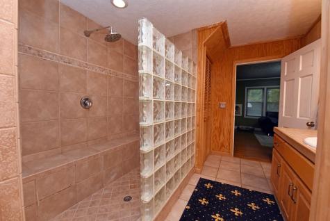 742 Hillcrest Drive Mccaysville GA 30555