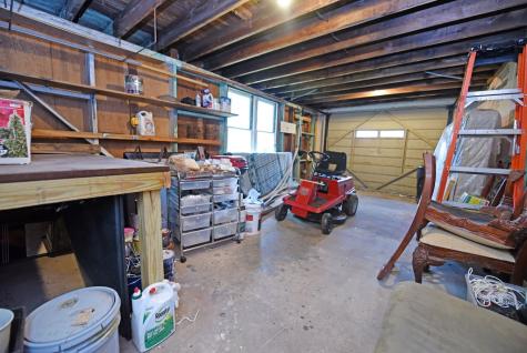 742 Hillcrest Drive Mccaysville GA 30555