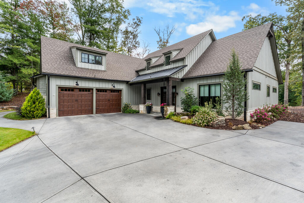341 Fallen Leaf Road Mineral Bluff GA 30559
