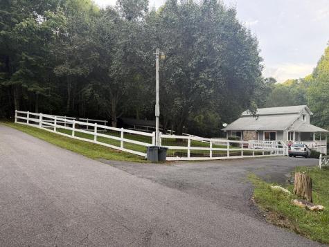 6881 Woodlake Circle Young Harris GA 30582