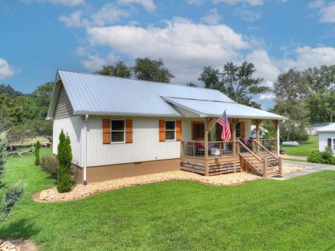 285 E Tennessee Avenue Mccaysville GA 30555