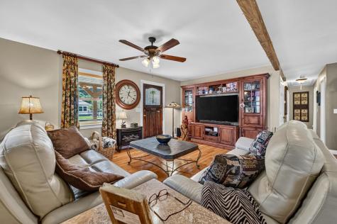 285 E Tennessee Avenue Mccaysville GA 30555