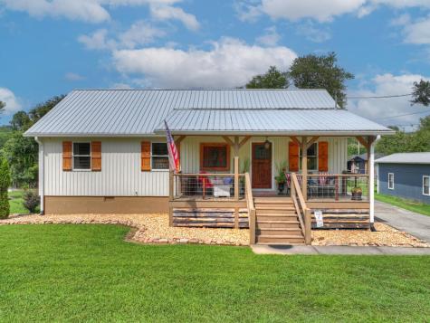 285 E Tennessee Avenue Mccaysville GA 30555