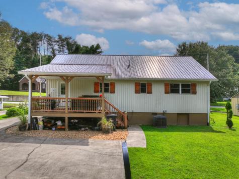 285 E Tennessee Avenue Mccaysville GA 30555