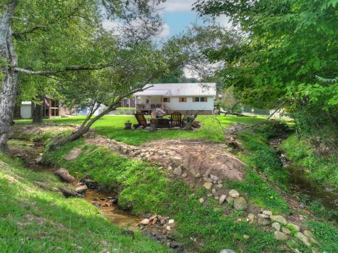 285 E Tennessee Avenue Mccaysville GA 30555